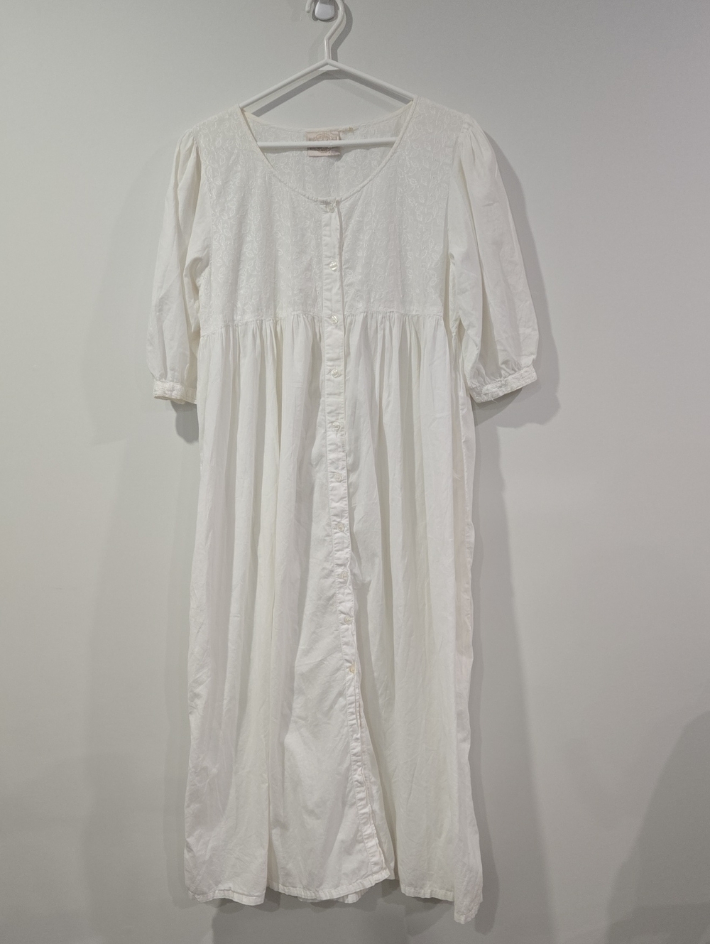 Retro/Vintage 80's 90's Cotton Eyelet Sleep Dress/Nightgown